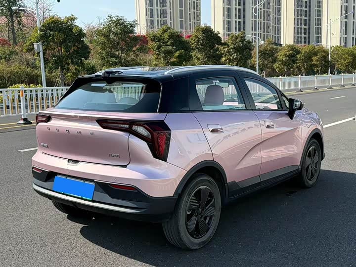 Фото 9 - Geely Geometry E Firefly