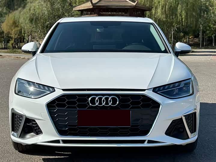 Фото 2 - Audi A4L