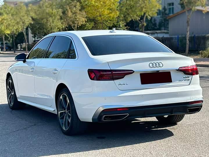 Фото 6 - Audi A4L