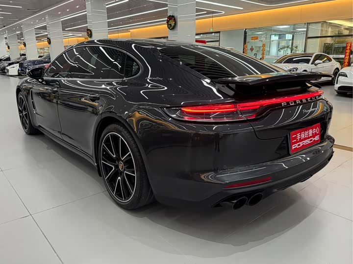 Фото 4 - Porsche Panamera