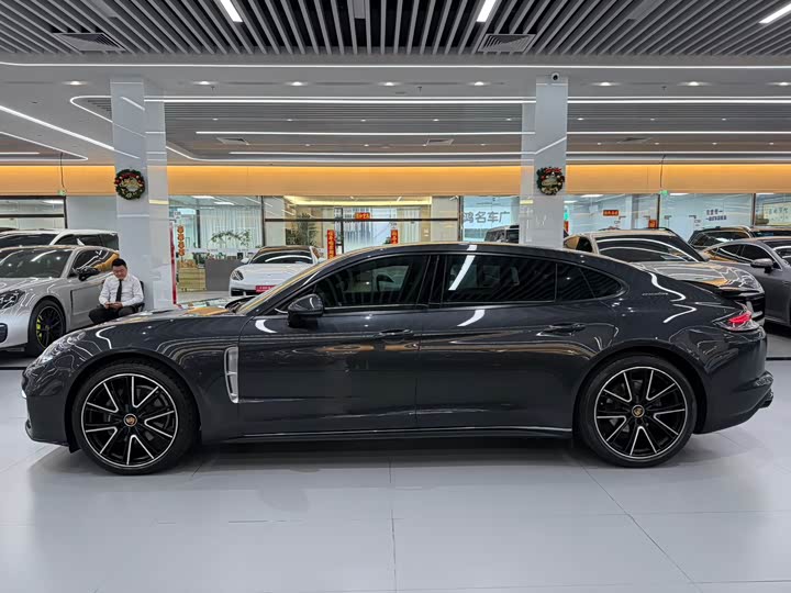 Фото 7 - Porsche Panamera