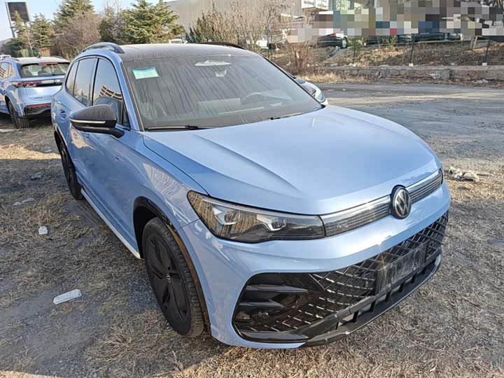 Фото 4 - Volkswagen Tiguan L Pro