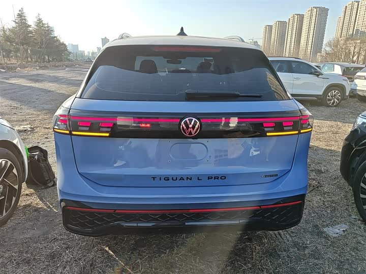 Фото 6 - Volkswagen Tiguan L Pro