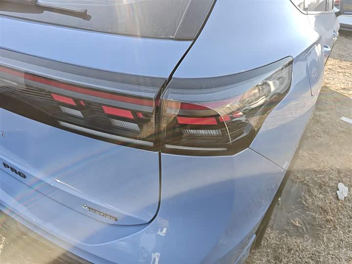 Фото 8 - Volkswagen Tiguan L Pro