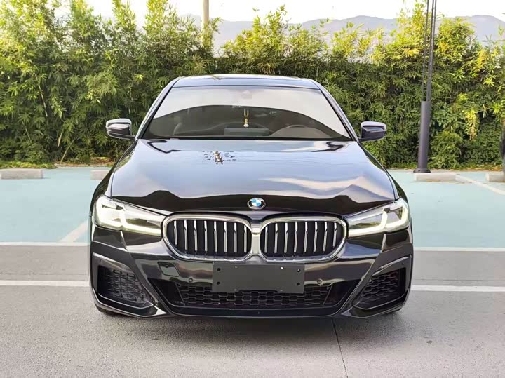 Фото 1 - BMW 5 Series