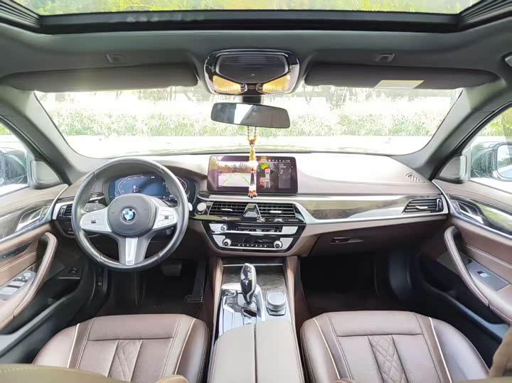 Фото 5 - BMW 5 Series