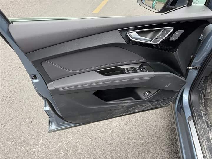 Фото 6 - Audi Q4 e-tron