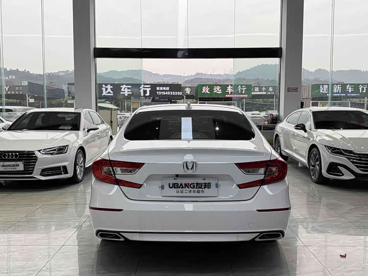 Фото 4 - Honda Accord