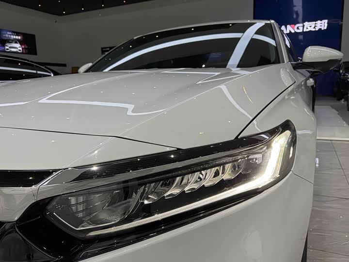 Фото 6 - Honda Accord