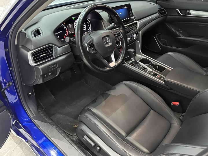 Фото 9 - Honda Accord