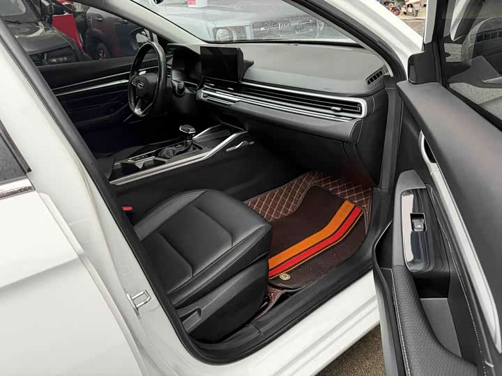 Фото 6 - Geely Emgrand