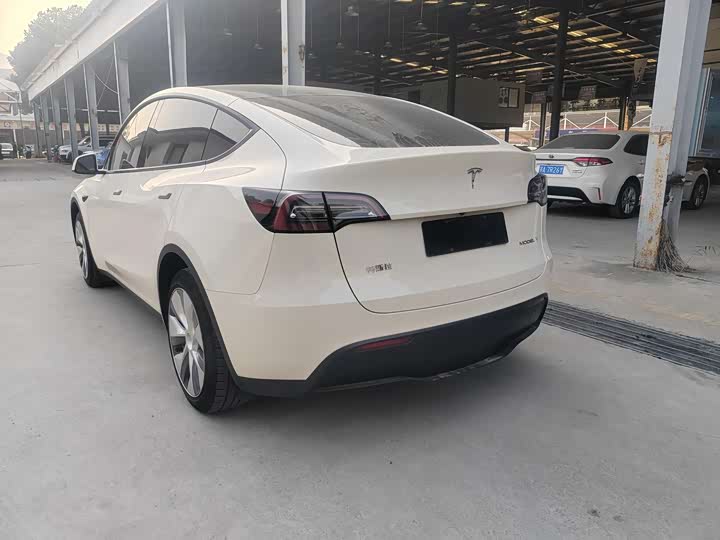 Фото 9 - Tesla Model Y