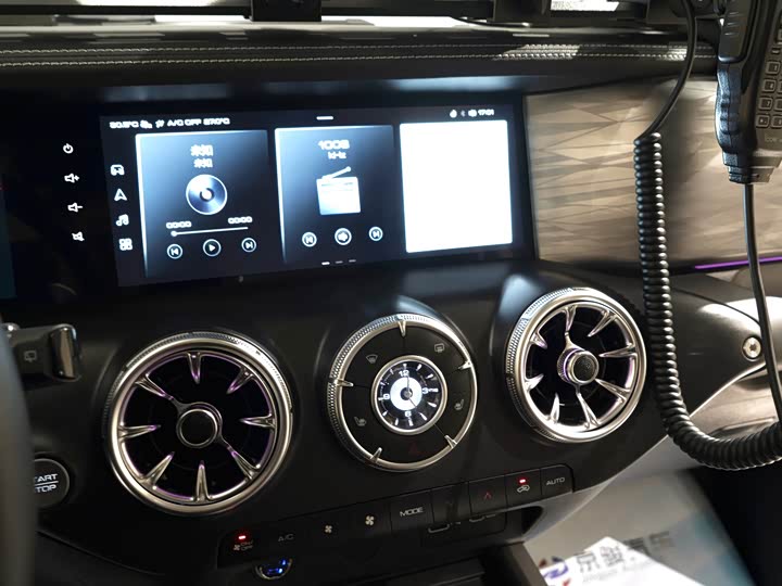 Фото 8 - Tank 300