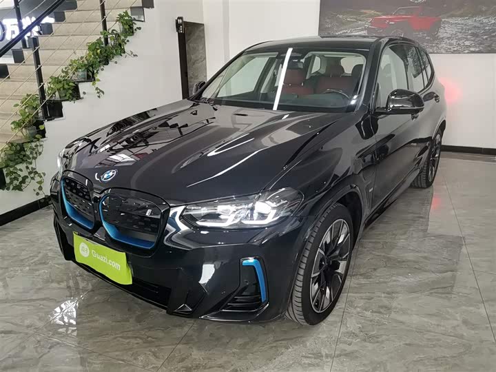 Фото 2 - BMW iX3