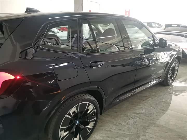 Фото 7 - BMW iX3