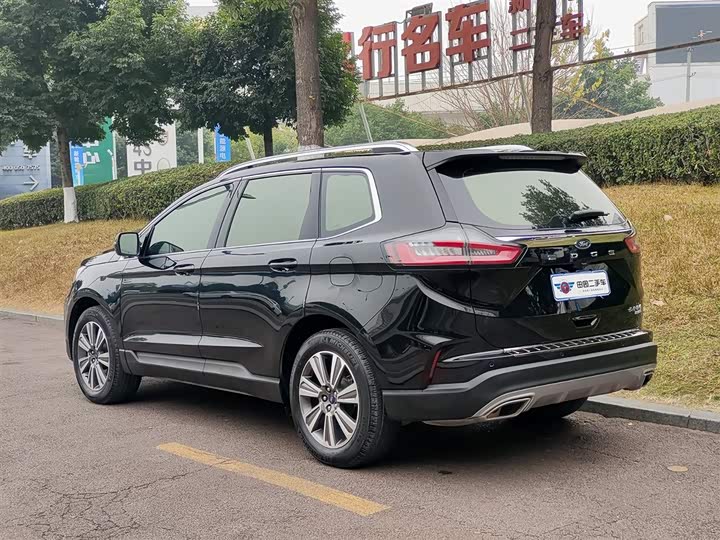 Фото 4 - Ford Edge