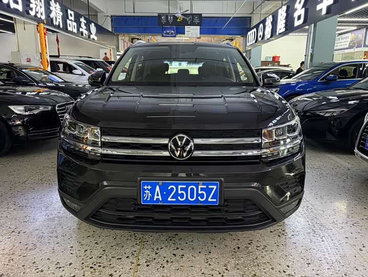 Фото 2 - Volkswagen Tharu