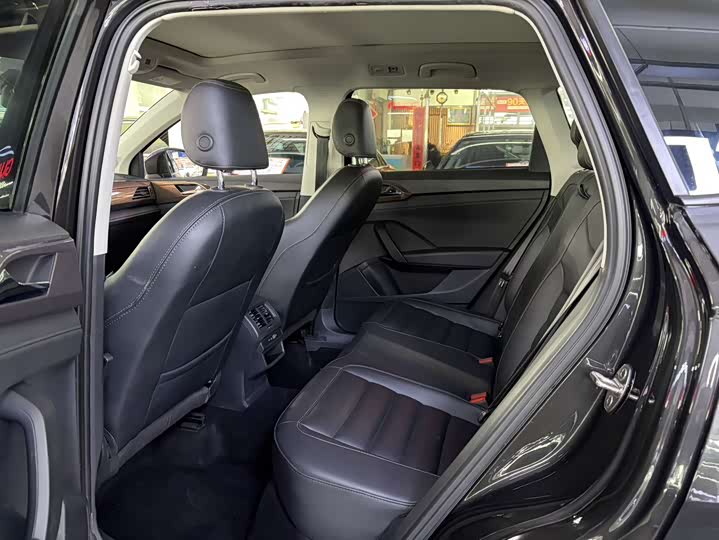 Фото 9 - Volkswagen Tharu