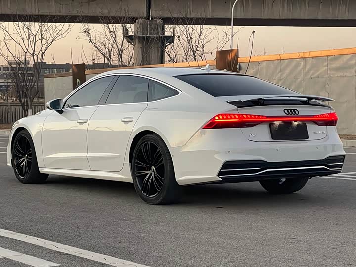 Фото 6 - Audi A7