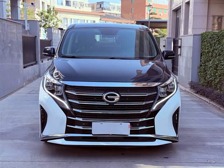 Фото 2 - GAC Trumpchi M8