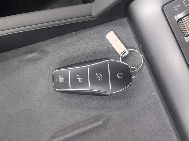 Фото 9 - BYD Qin L