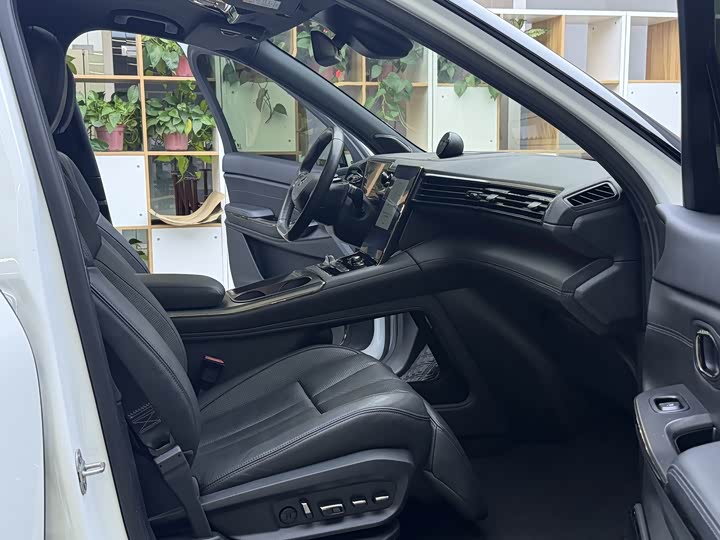 Фото 7 - Nio ES8