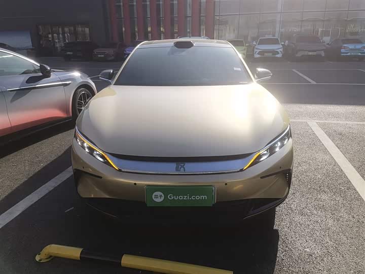 Фото 3 - BYD Han