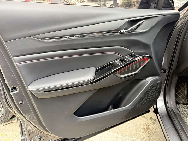 Фото 7 - Changan X5 Plus