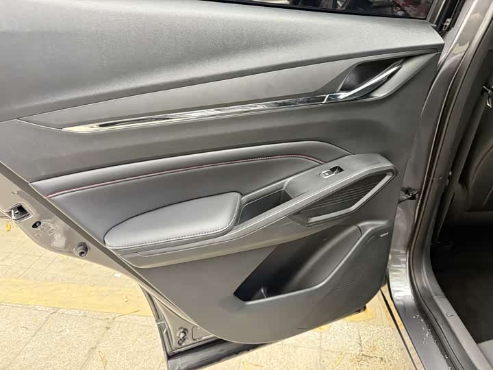 Фото 9 - Changan X5 Plus