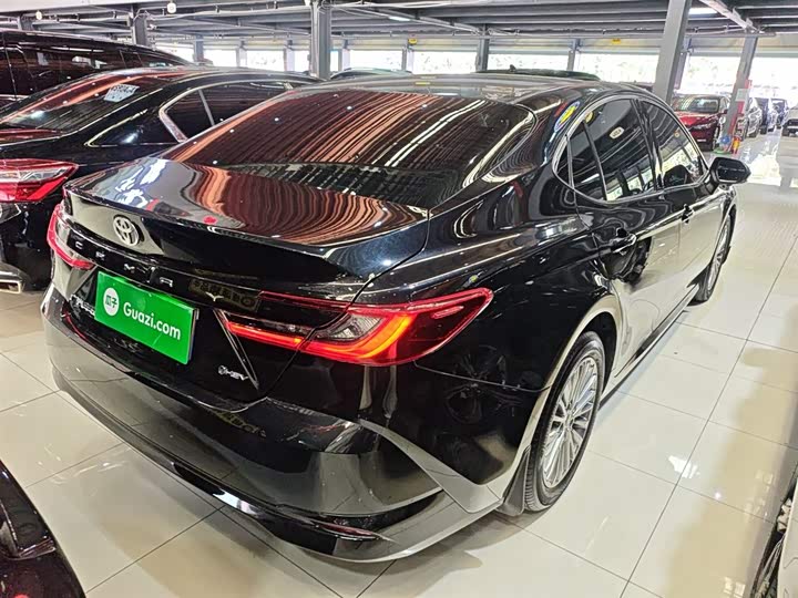 Фото 7 - Toyota Camry