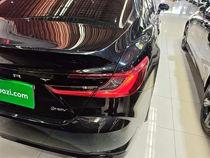 Фото 8 - Toyota Camry