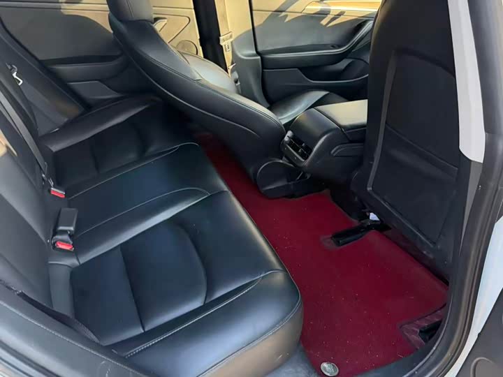 Фото 7 - Tesla Model 3