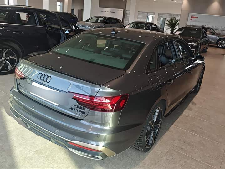 Фото 3 - Audi A4L