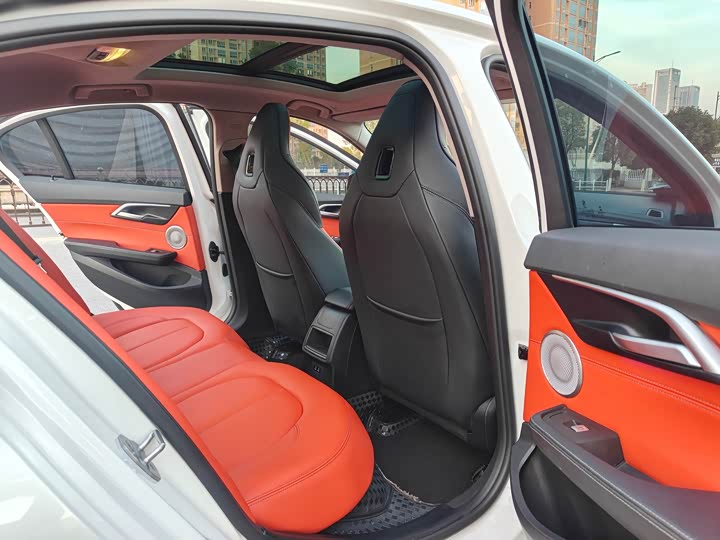 Фото 6 - BMW 1 Series