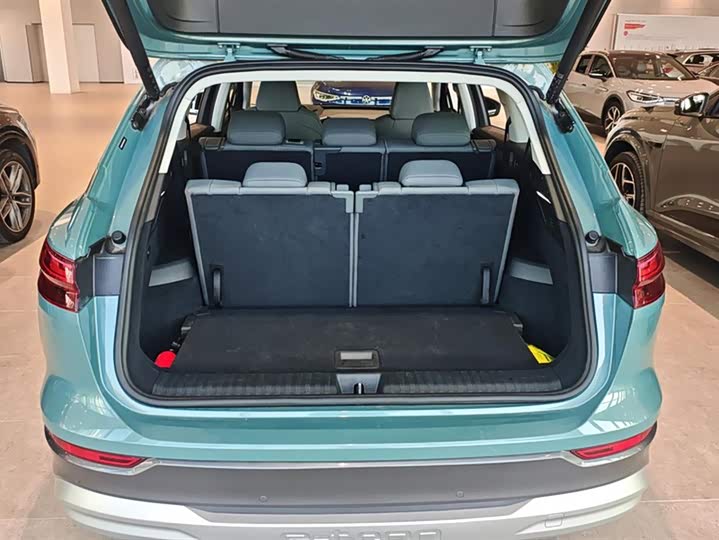 Фото 4 - Audi Q5 e-tron