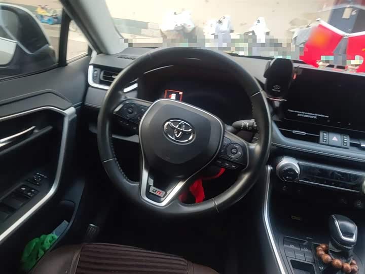 Фото 3 - Toyota RAV4