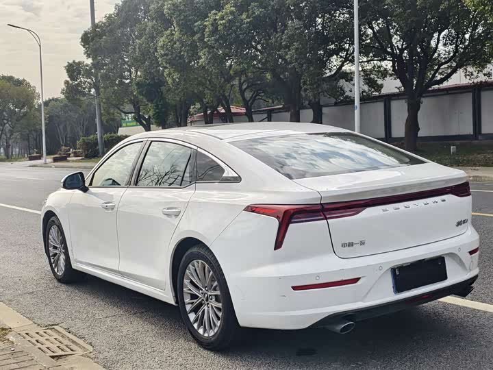 Фото 5 - Bestune B70