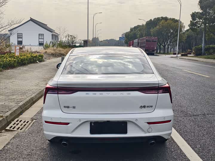 Фото 6 - Bestune B70