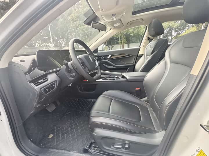 Фото 9 - Bestune B70