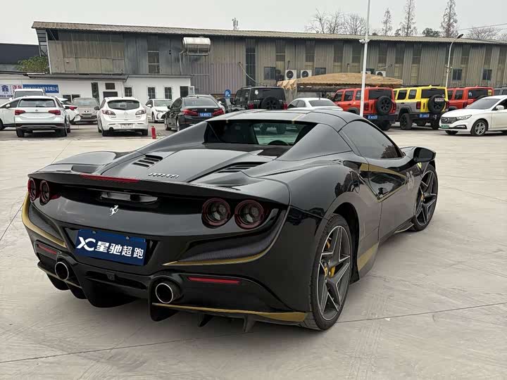 Фото 4 - Ferrari F8