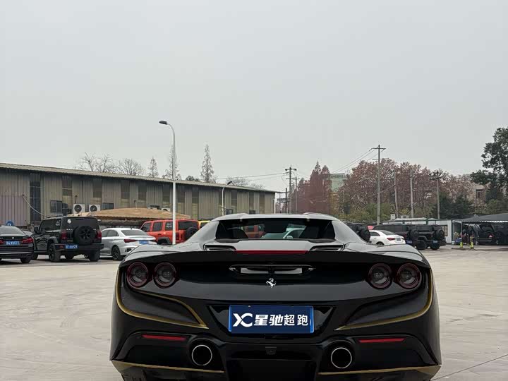 Фото 5 - Ferrari F8