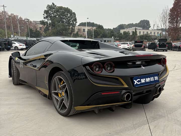 Фото 6 - Ferrari F8