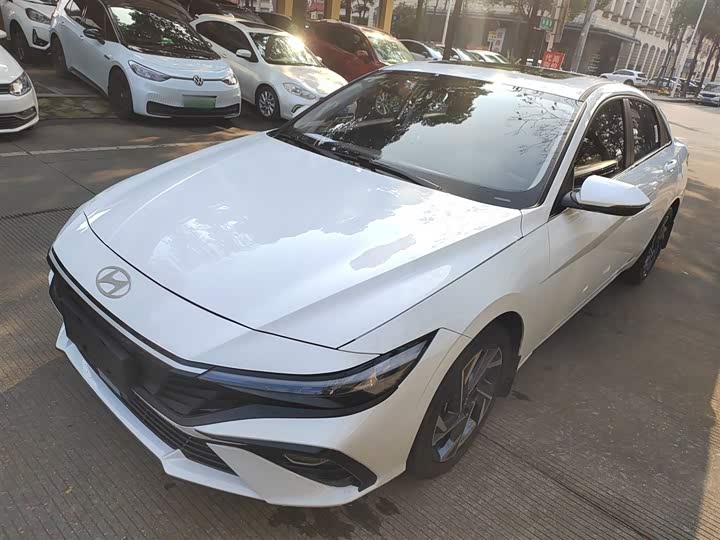 Фото 1 - Hyundai Elantra N line