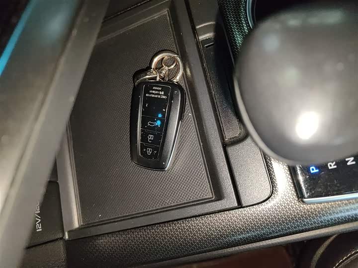 Фото 9 - Toyota Camry