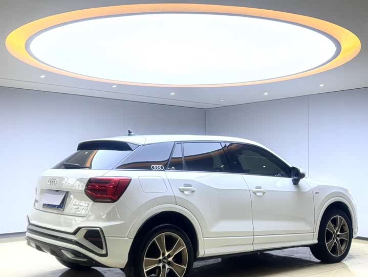 Фото 6 - Audi Q2L