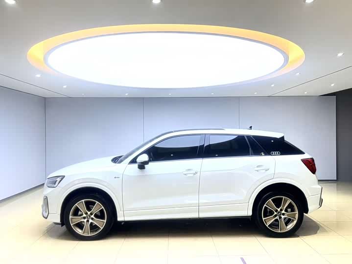 Фото 7 - Audi Q2L