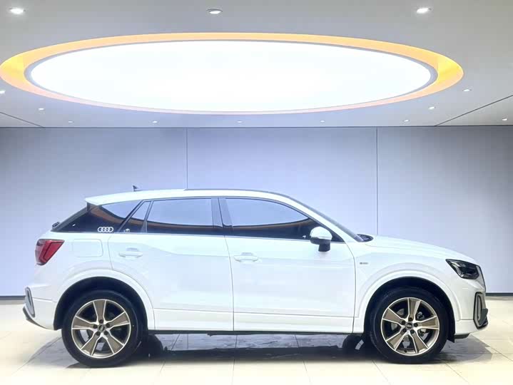 Фото 8 - Audi Q2L