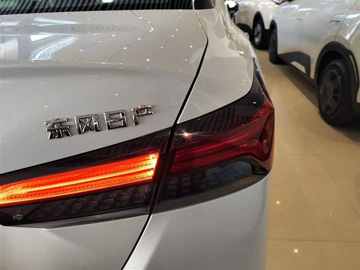 Фото 8 - Nissan Teana