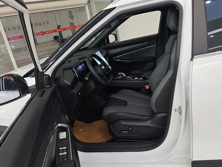 Фото 9 - Geely Atlas