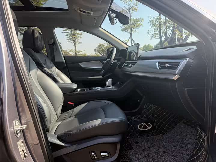 Фото 9 - Chery Tiggo 8